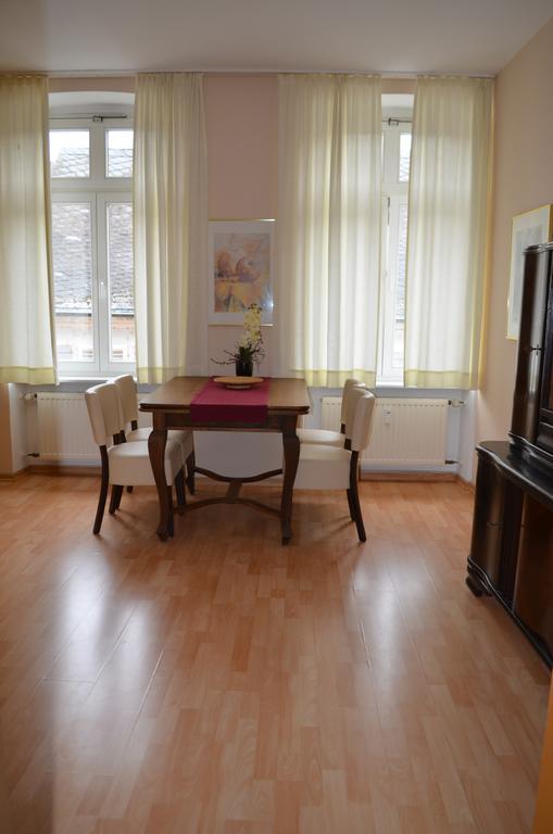 Barfly Apartment
